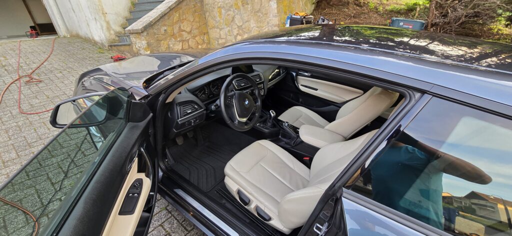 Nettoyage intérieur voiture Luxembourg réalisé par Bright Solutions à domicile