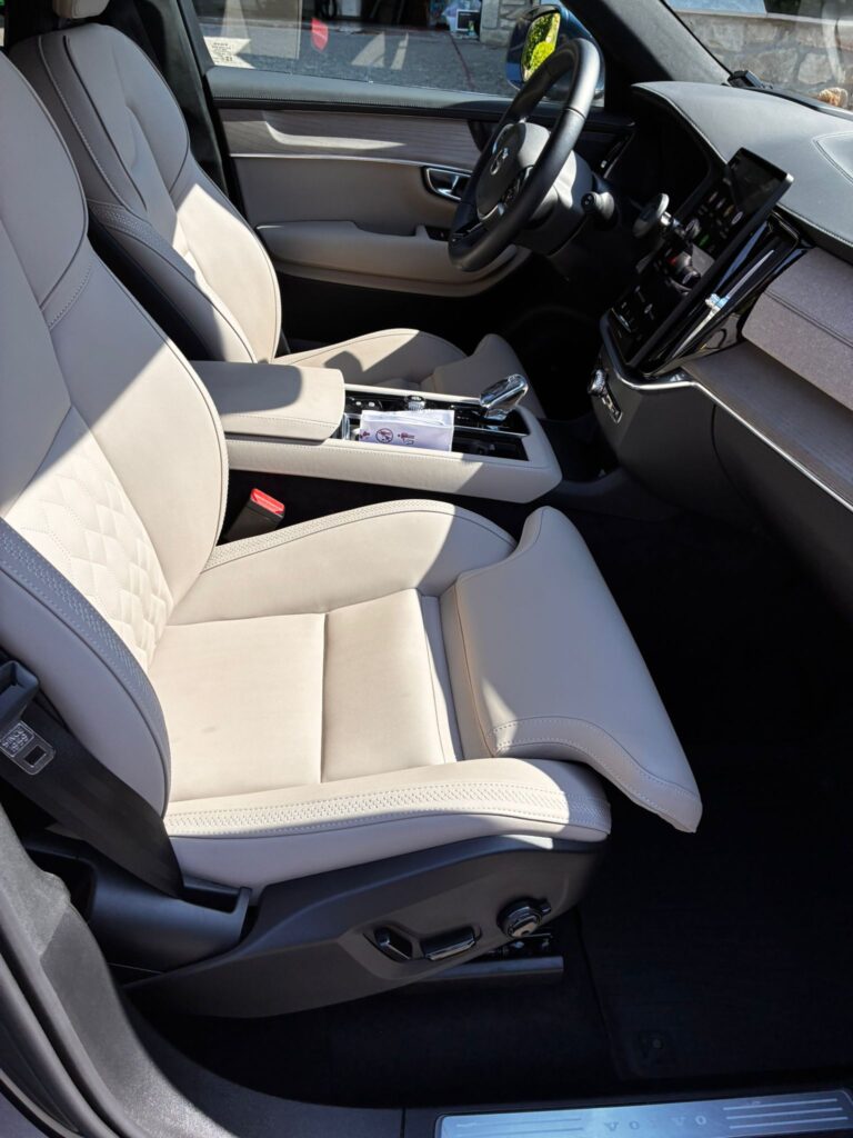Nettoyage intérieur de voiture au Luxembourg par Bright Solutions